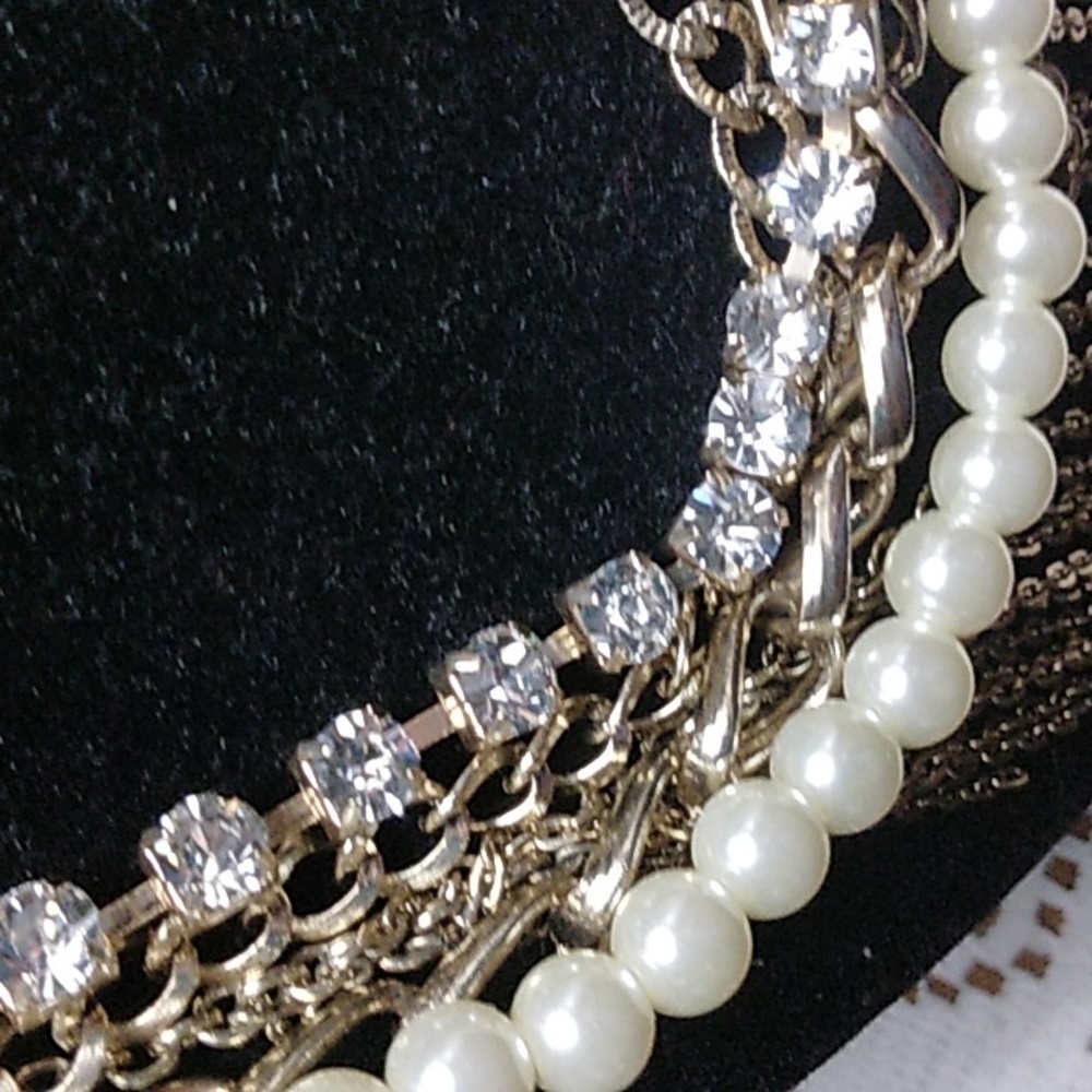 (Any 2 for $12) VTG 5 Layered necklace - Picture 4 of 9
